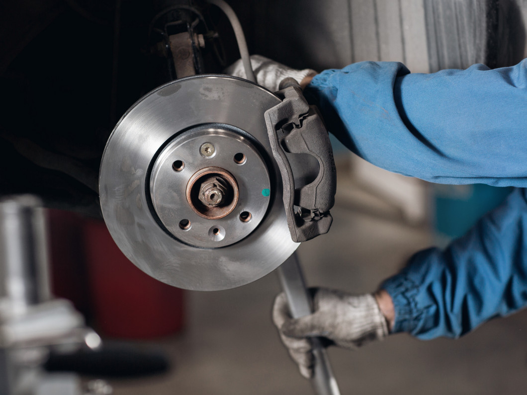 Signs Of Low Transmission Fluid >> Brake Repair & Replacement: Burton, MI: A & M Transmission Signs Of Low Transmission Fluid >> Brake Repair & Replacement: Burton, MI: A & M Transmission